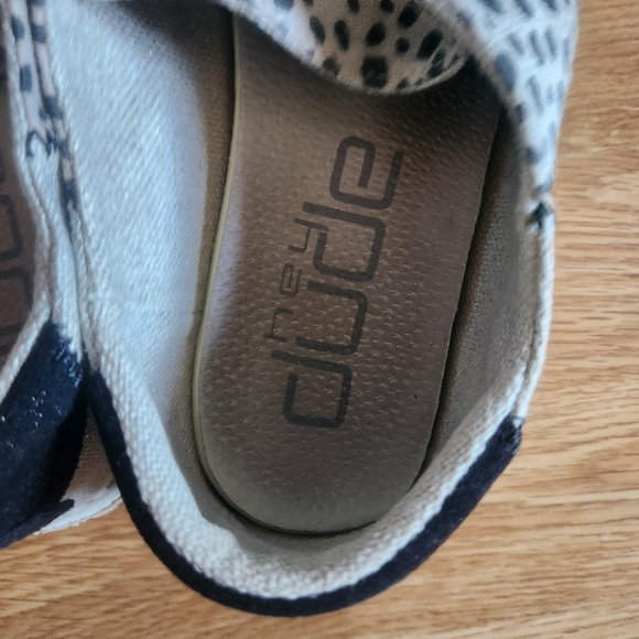 Hey Dude Shoes - Picture 9 of 11